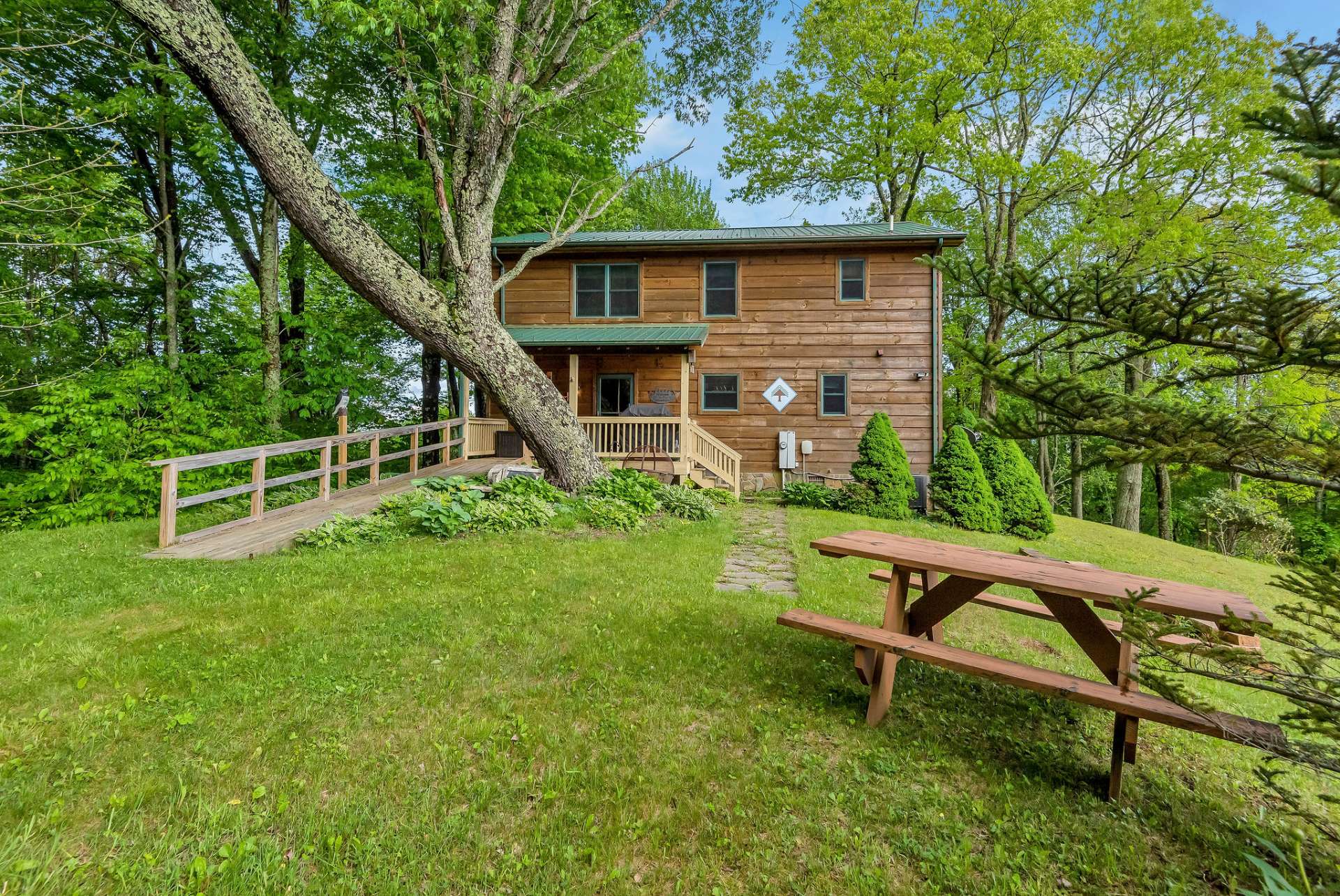 This yard is the ultimate destination for family reunions.